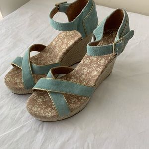 TOMS wedges size 6